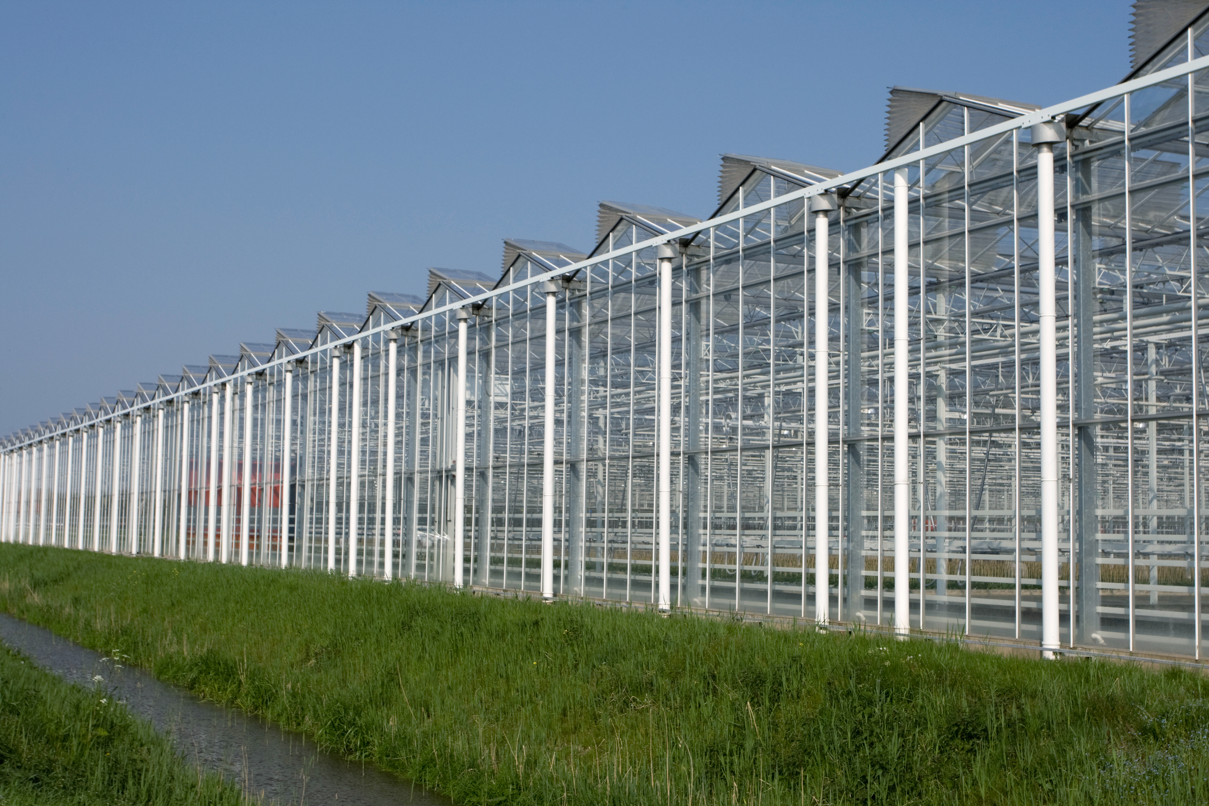 Drive systems for glass greenhouses